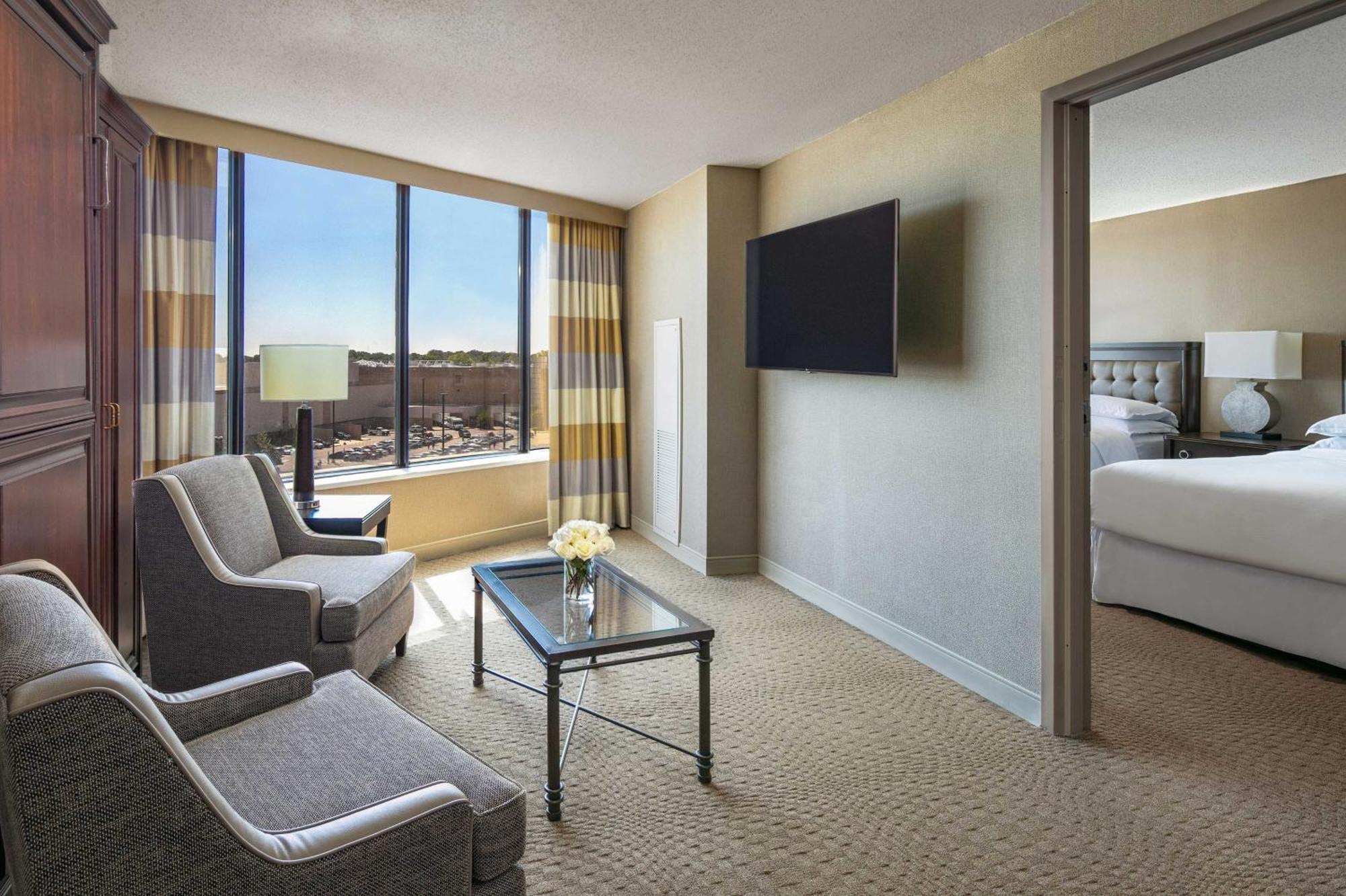 เชอราตัน กรีนส์โบโร แอท โฟร์ซีซั่น Hotel ภายนอก รูปภาพ