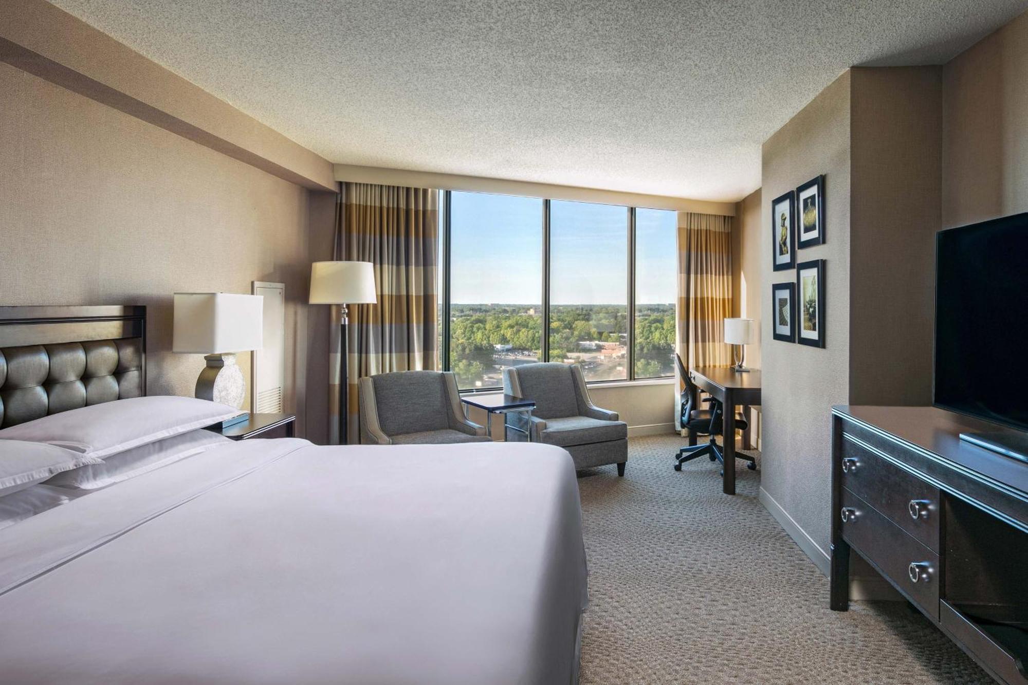 เชอราตัน กรีนส์โบโร แอท โฟร์ซีซั่น Hotel ภายนอก รูปภาพ