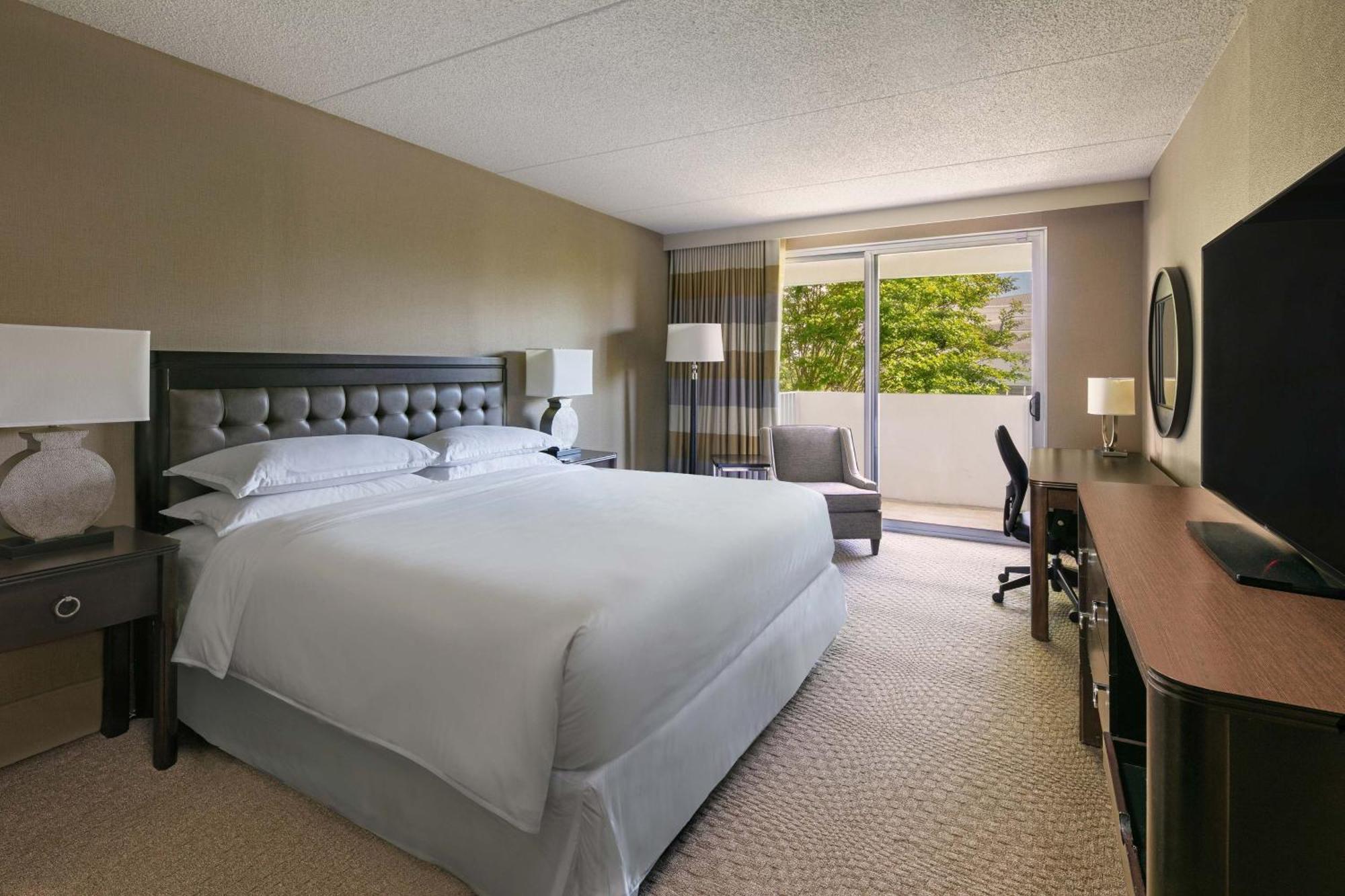 เชอราตัน กรีนส์โบโร แอท โฟร์ซีซั่น Hotel ภายนอก รูปภาพ