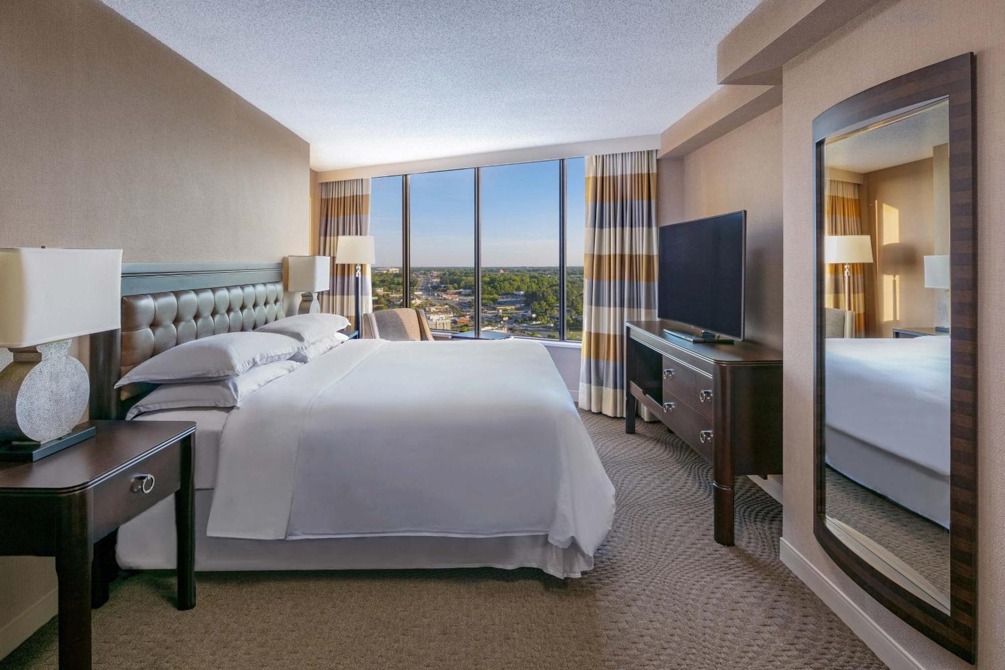 เชอราตัน กรีนส์โบโร แอท โฟร์ซีซั่น Hotel ภายนอก รูปภาพ