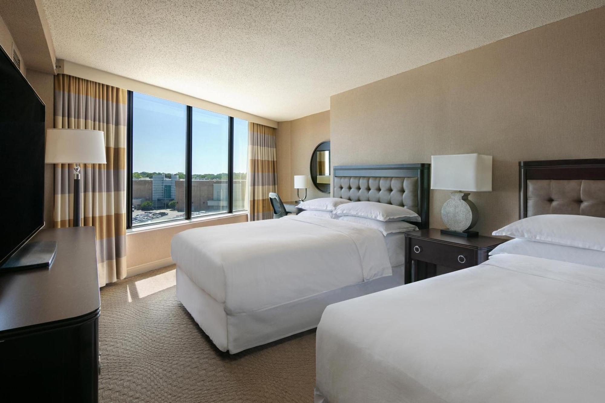 เชอราตัน กรีนส์โบโร แอท โฟร์ซีซั่น Hotel ภายนอก รูปภาพ