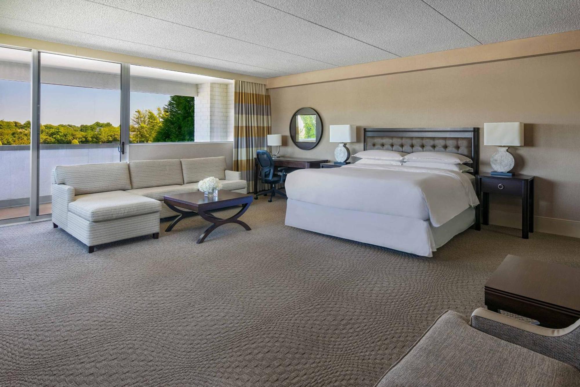 เชอราตัน กรีนส์โบโร แอท โฟร์ซีซั่น Hotel ภายนอก รูปภาพ
