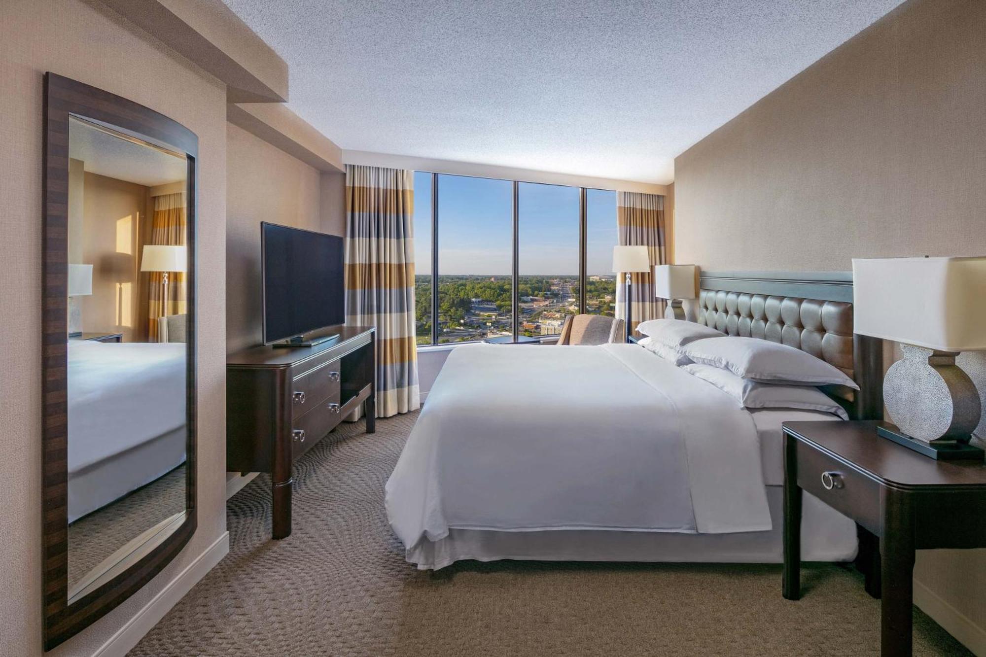 เชอราตัน กรีนส์โบโร แอท โฟร์ซีซั่น Hotel ภายนอก รูปภาพ