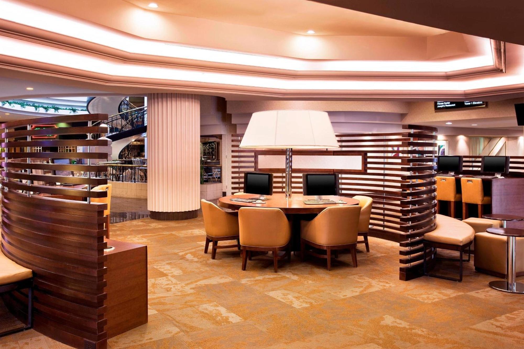 เชอราตัน กรีนส์โบโร แอท โฟร์ซีซั่น Hotel ภายนอก รูปภาพ